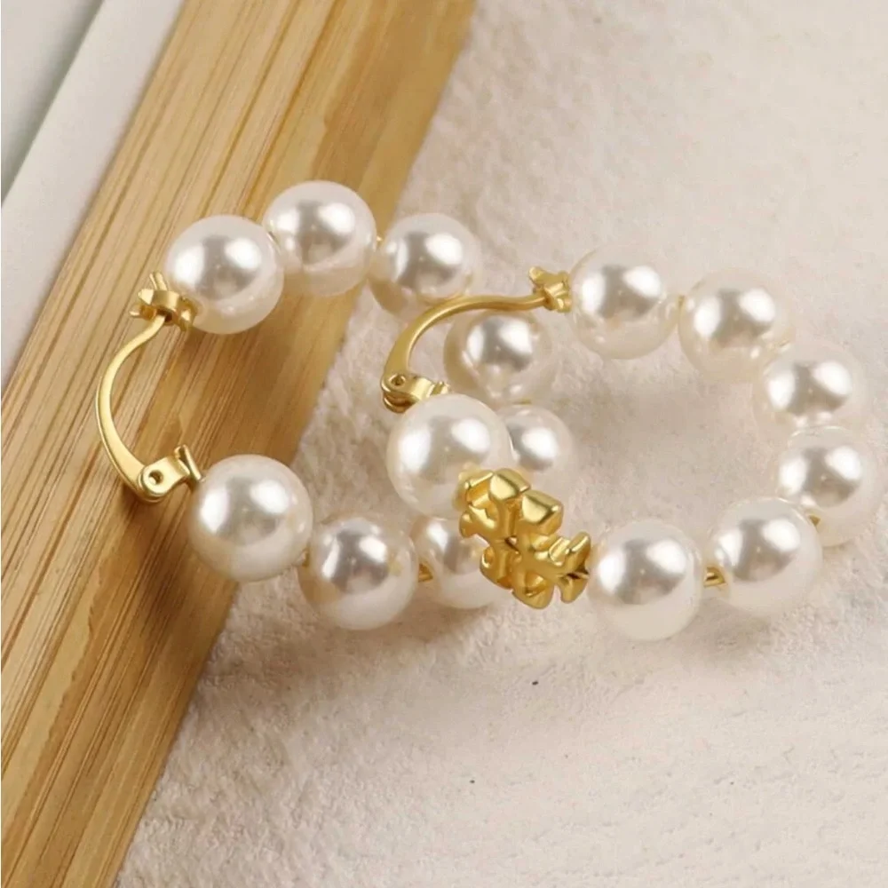 NWT Tory Burch Eleanor Kira Pearl Hoop Earrings - Picture 7 of 10